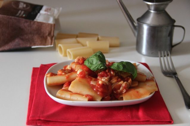 paccheri al ragù di spigola